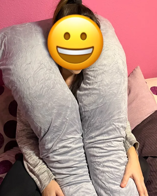 Stillkissen XXL in U-Form von Nestwiege, fotografiert von einer Käuferin