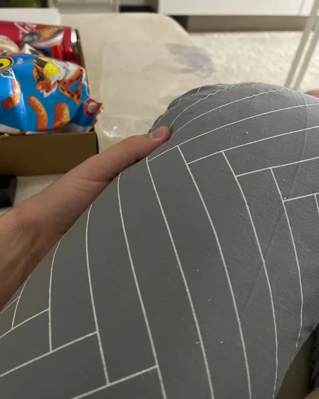 Stillkissen XXL in U-Form von Nestwiege, fotografiert von einer Käuferin